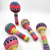 Sonaja artesanal de jipijapa de colores