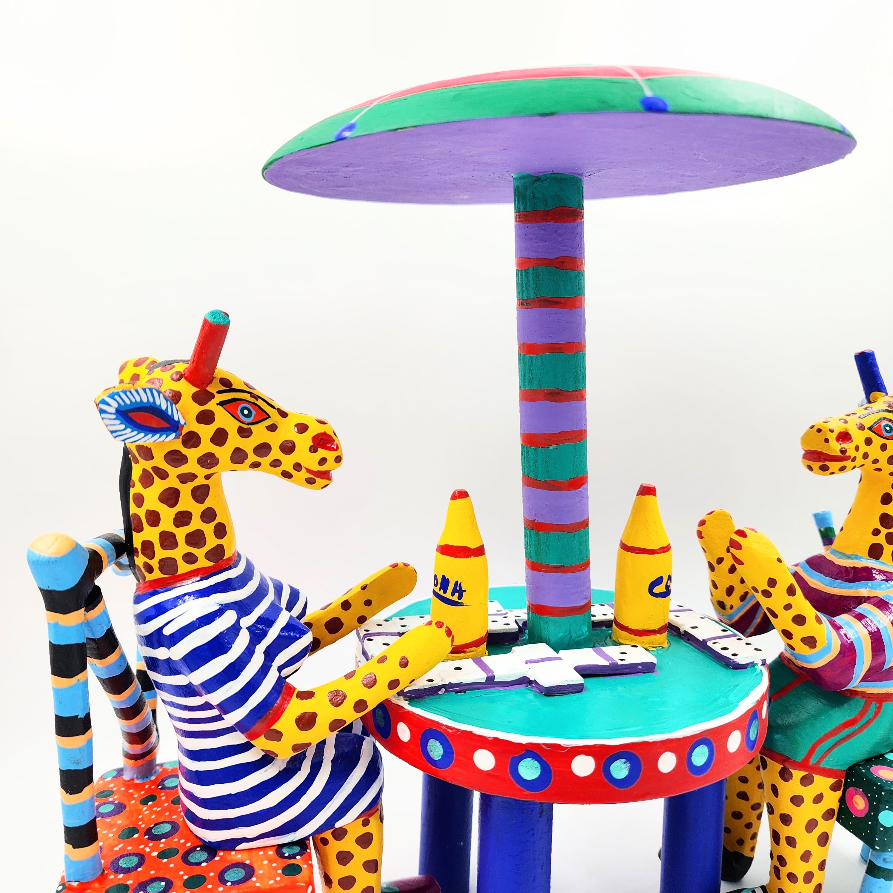 La palapa con jirafas - talla de madera alebrije