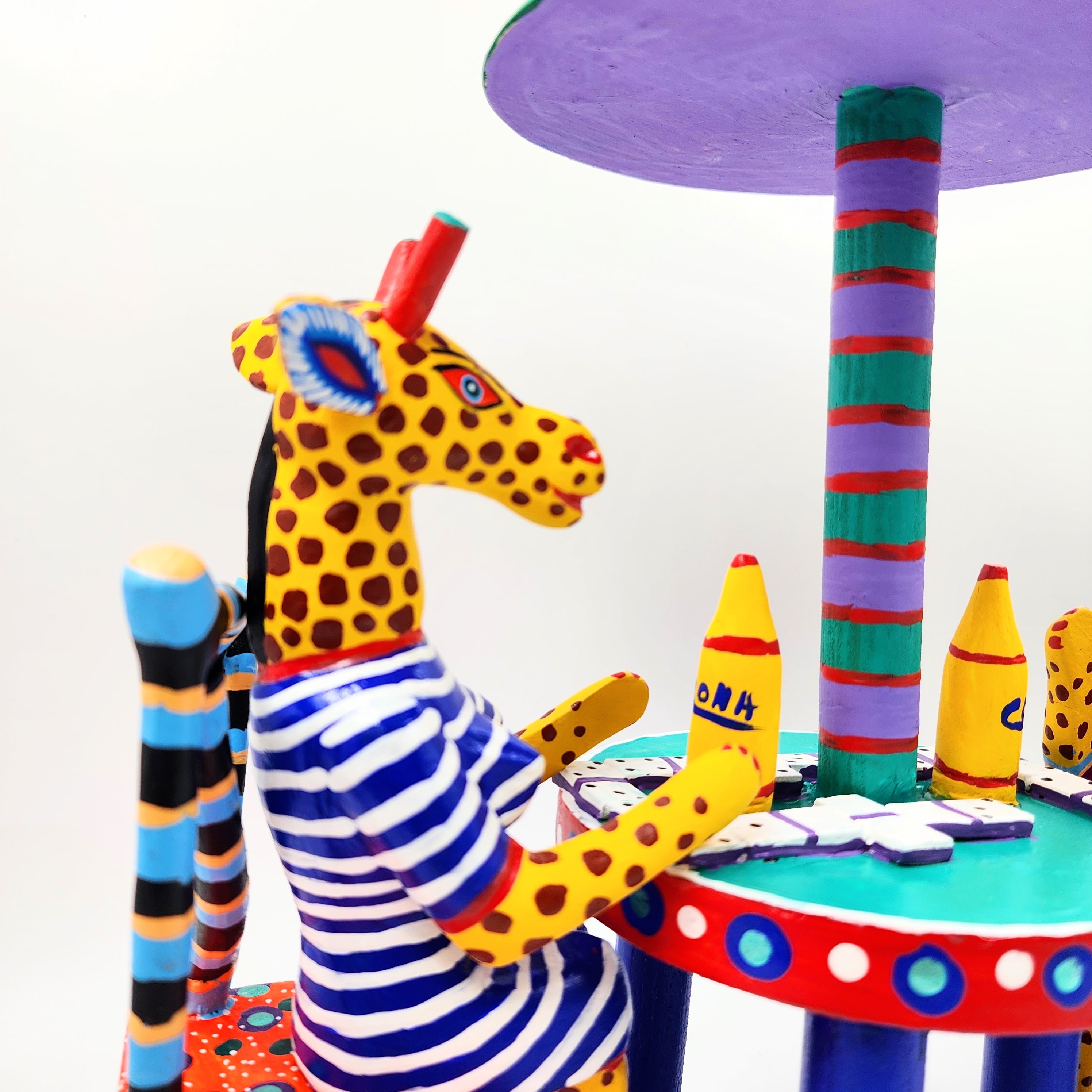 La palapa con jirafas - talla de madera alebrije