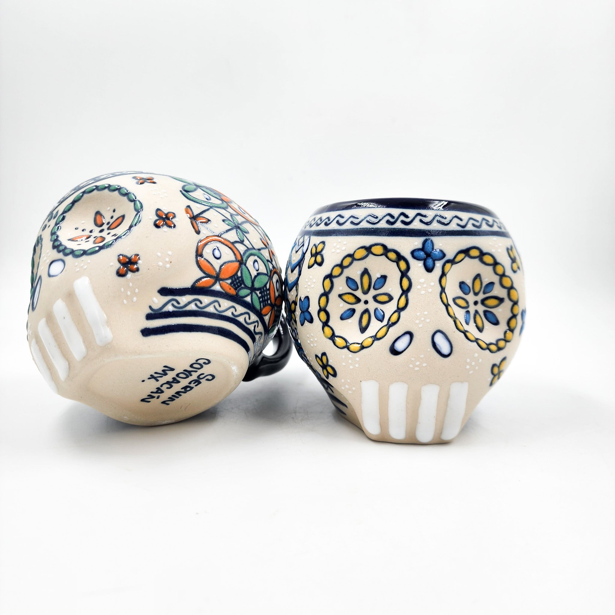 Taza calavera de cerámica