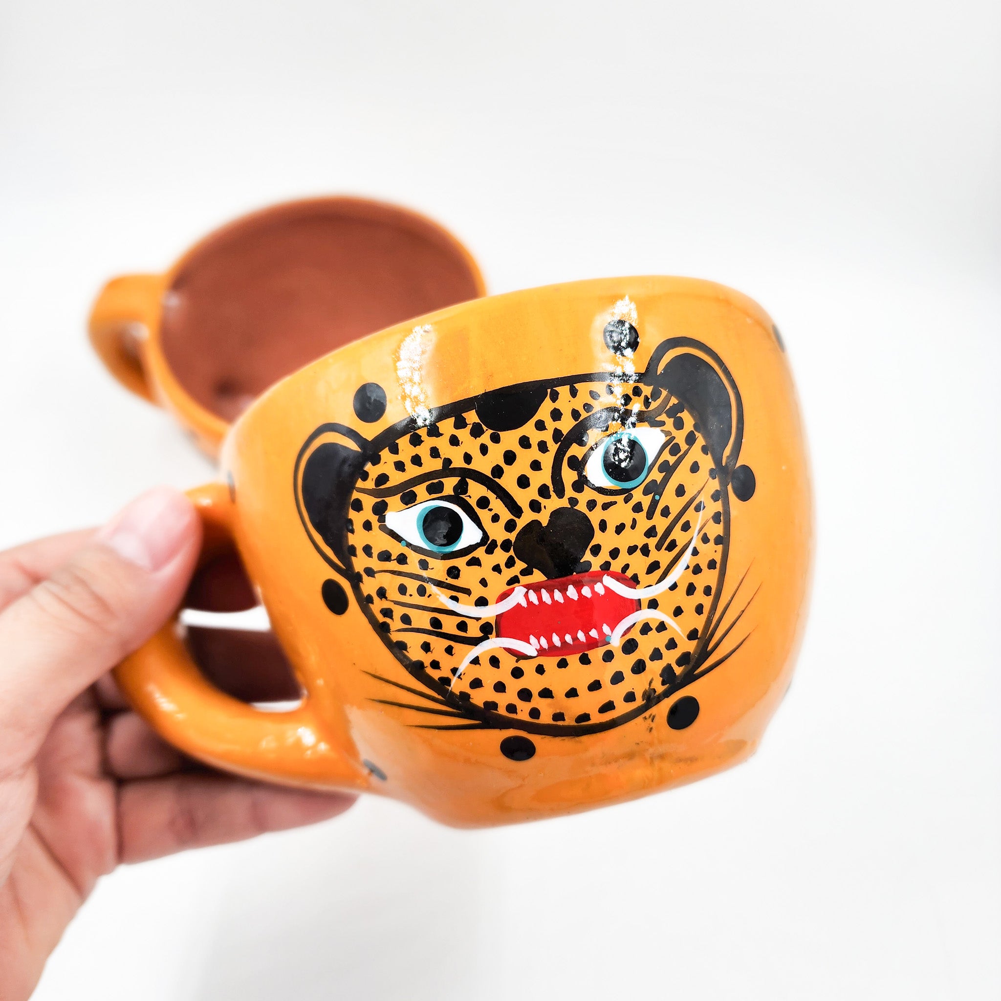 Taza grande de barro Jaguar