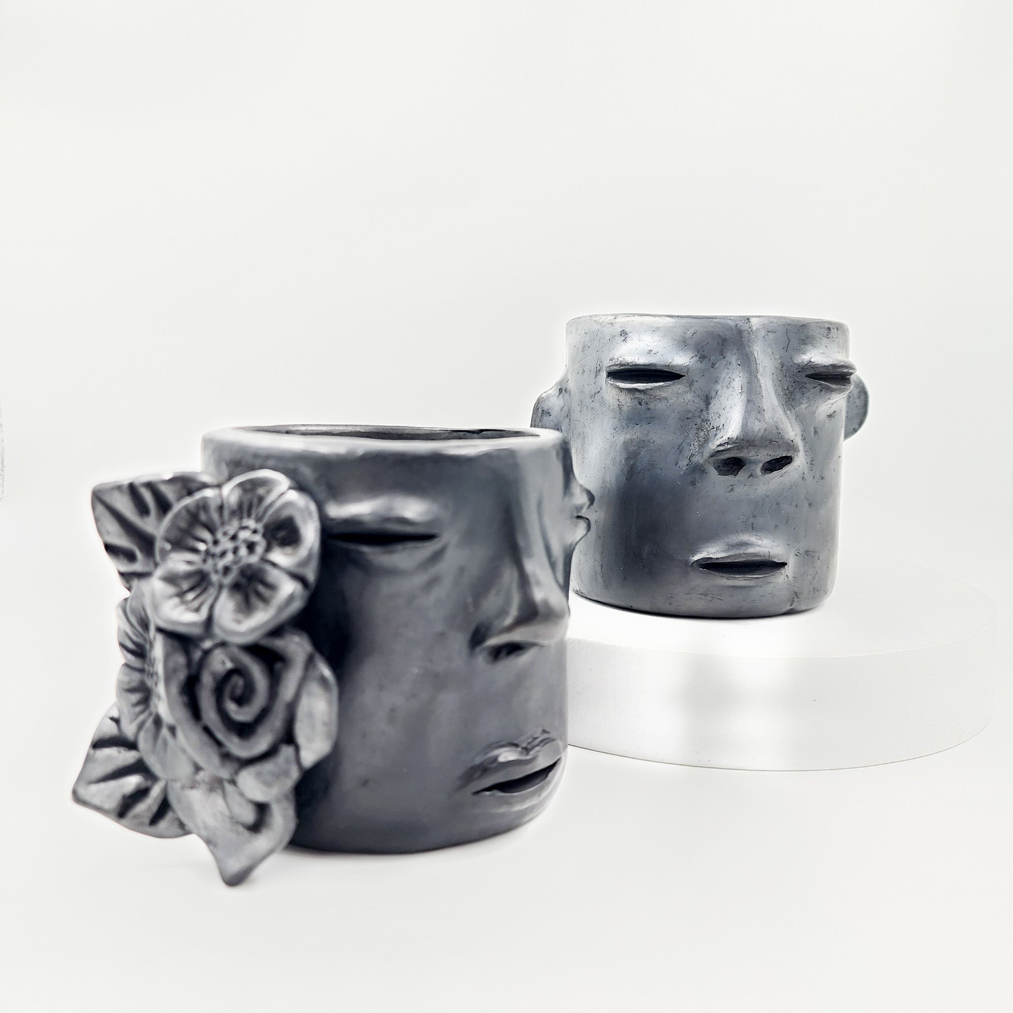 Vaso carita de barro negro
