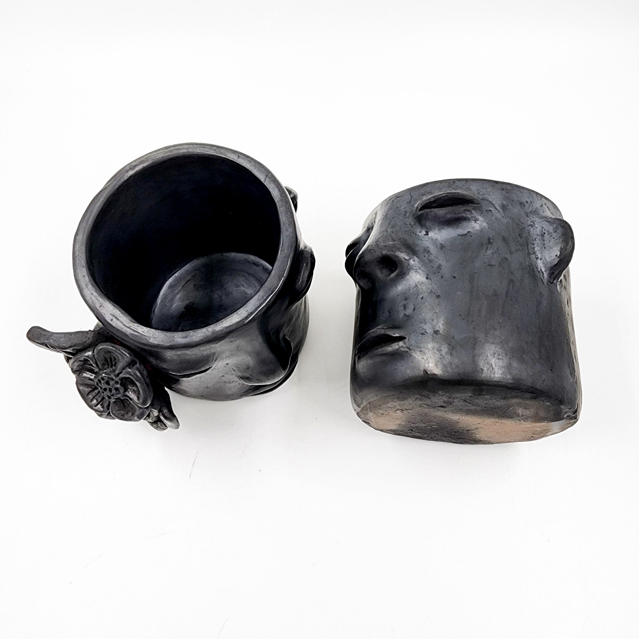 Vaso carita de barro negro