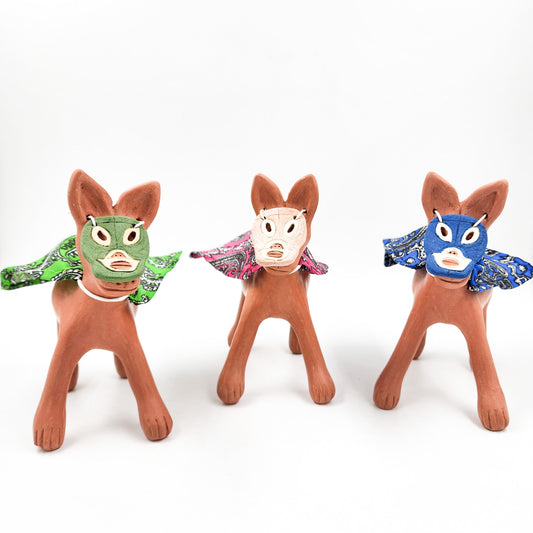 Xolito luchador de barro - parado